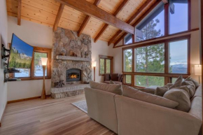 Kings Way Lake View - Spacious 4 BR w Private Hot Tub, Pool Table!